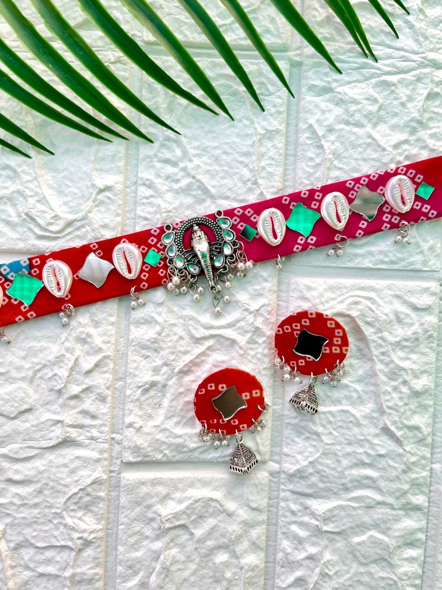 Bandhni Ganesha Choker with Earrings image 0