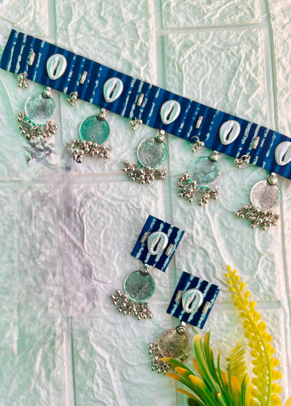 Indigo Big Coin Choker With Earrings image 0