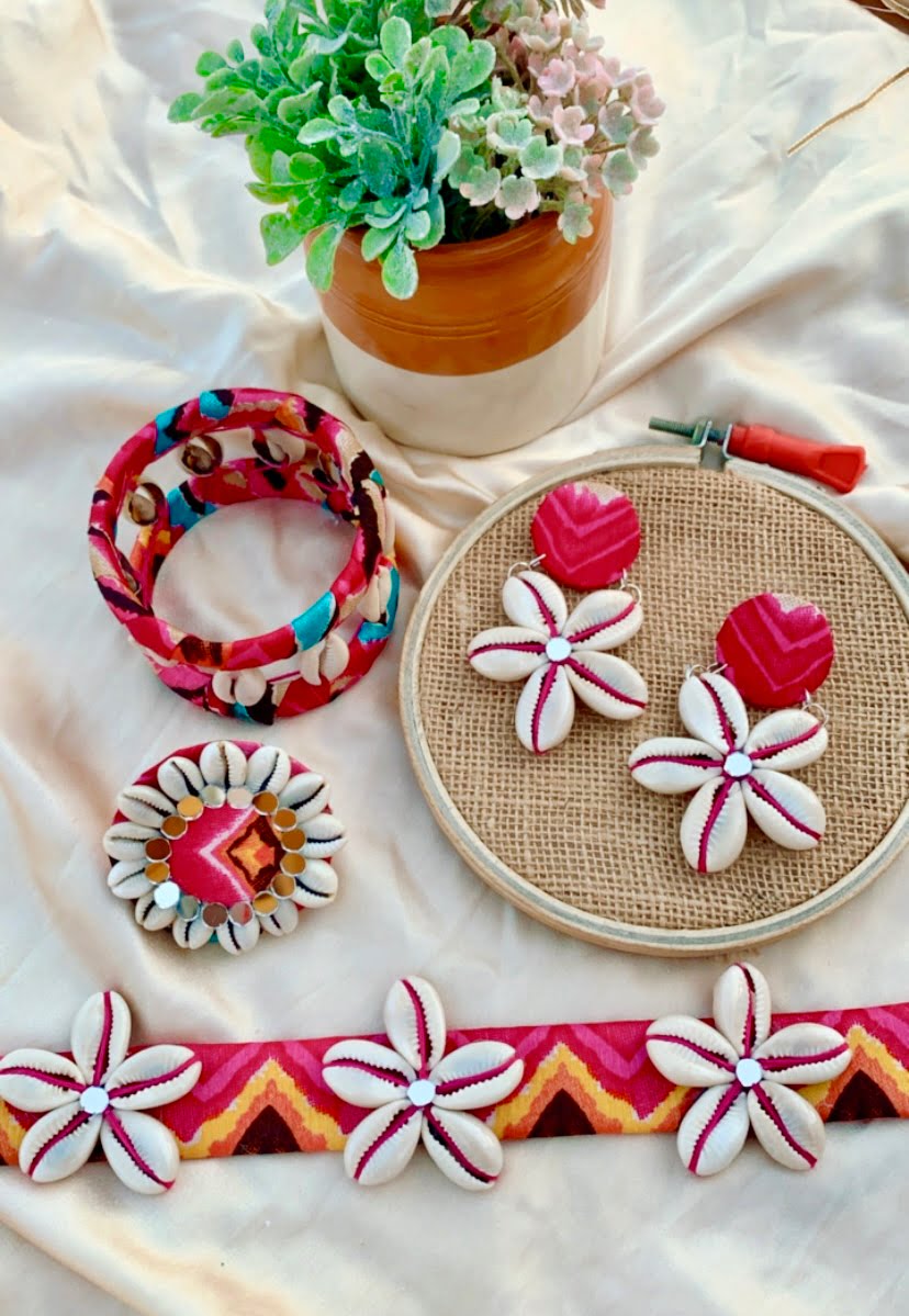 Printed Shell Jewellery Set image 0