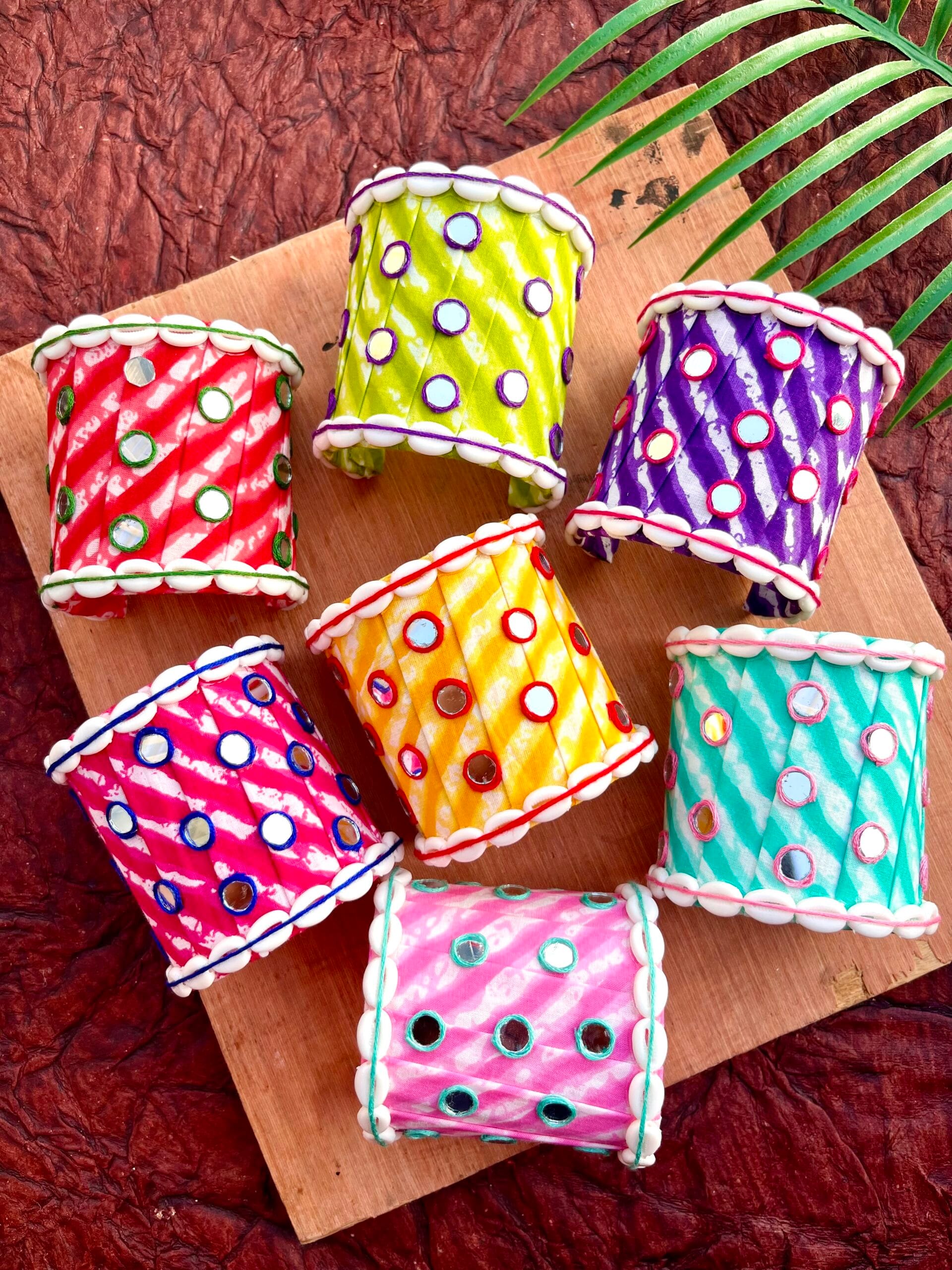 Leheriya Mirror Handcuff image 0