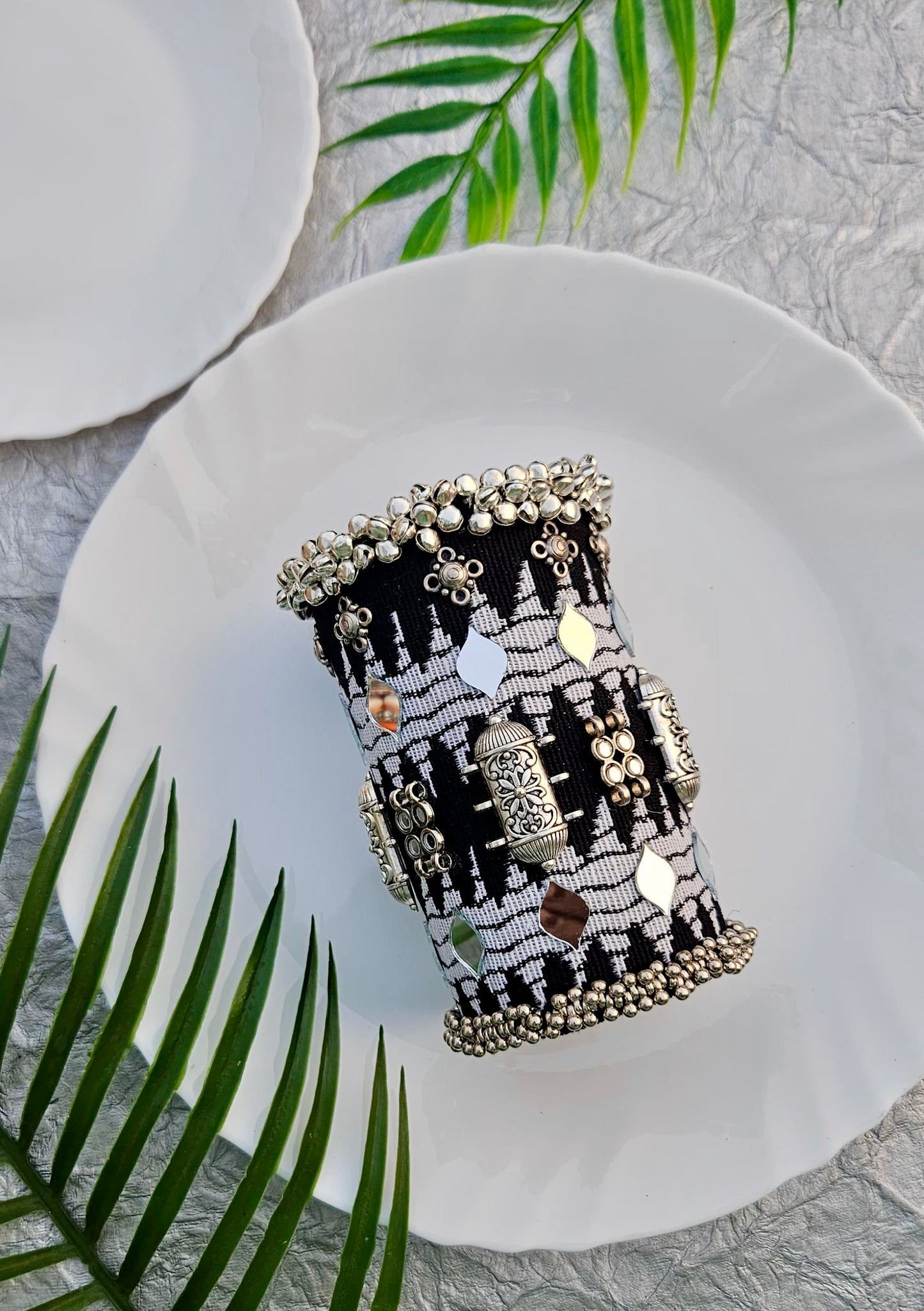 Festive Flicker Statement Handcuffs