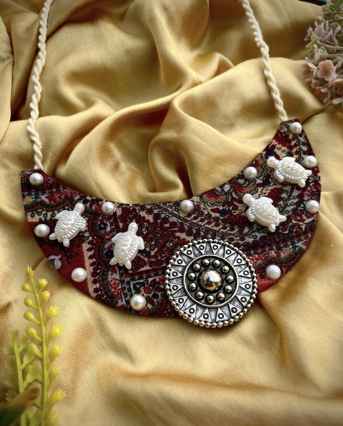 Maroon Tortoise Collar Neckpiece image 0
