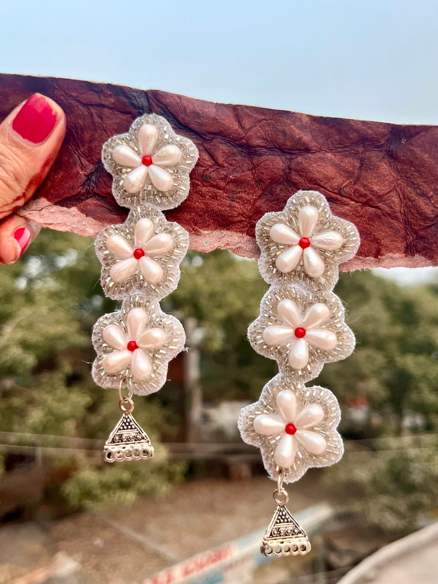 Daisy Dangles image 2