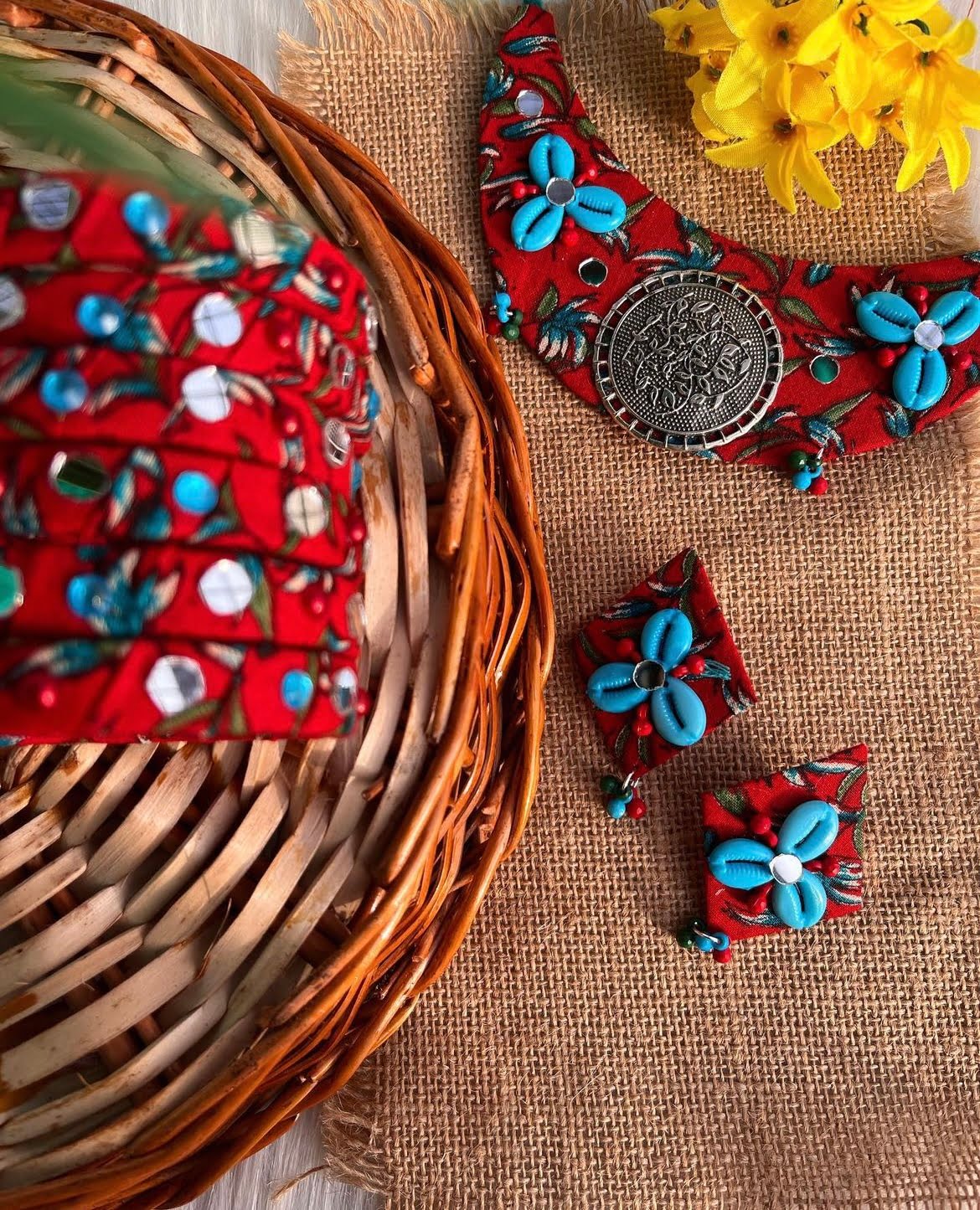 Red Shell Choker Set image 1