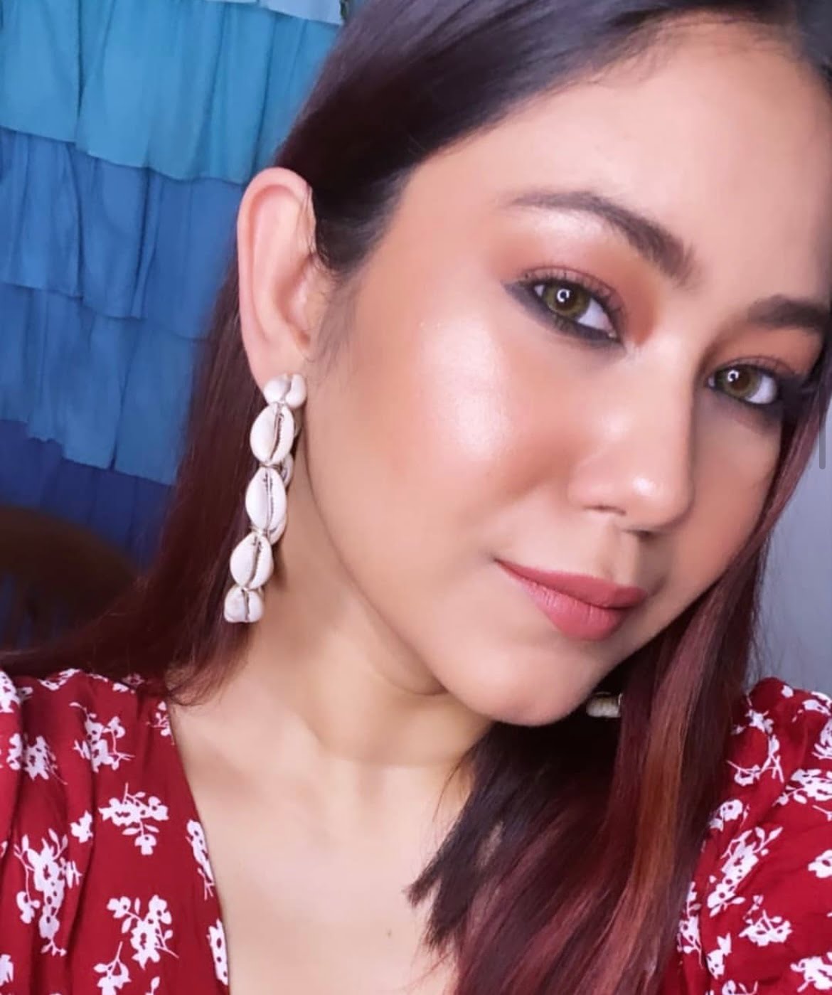 Round Shell Hoops image 3