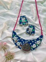 Bandhni Shell Neckpiece Set image 1
