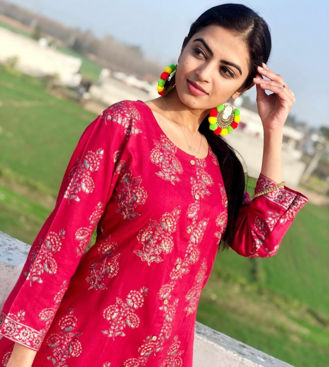 Pompom Chandbalis-Tricolor image 4