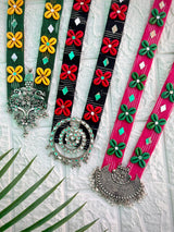 Long Ikkat Shell Neckpiece With Earrings image 0