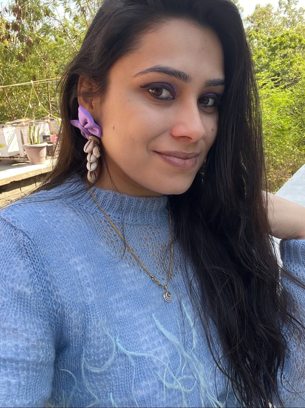 Cute Shell Bow Studs image 1