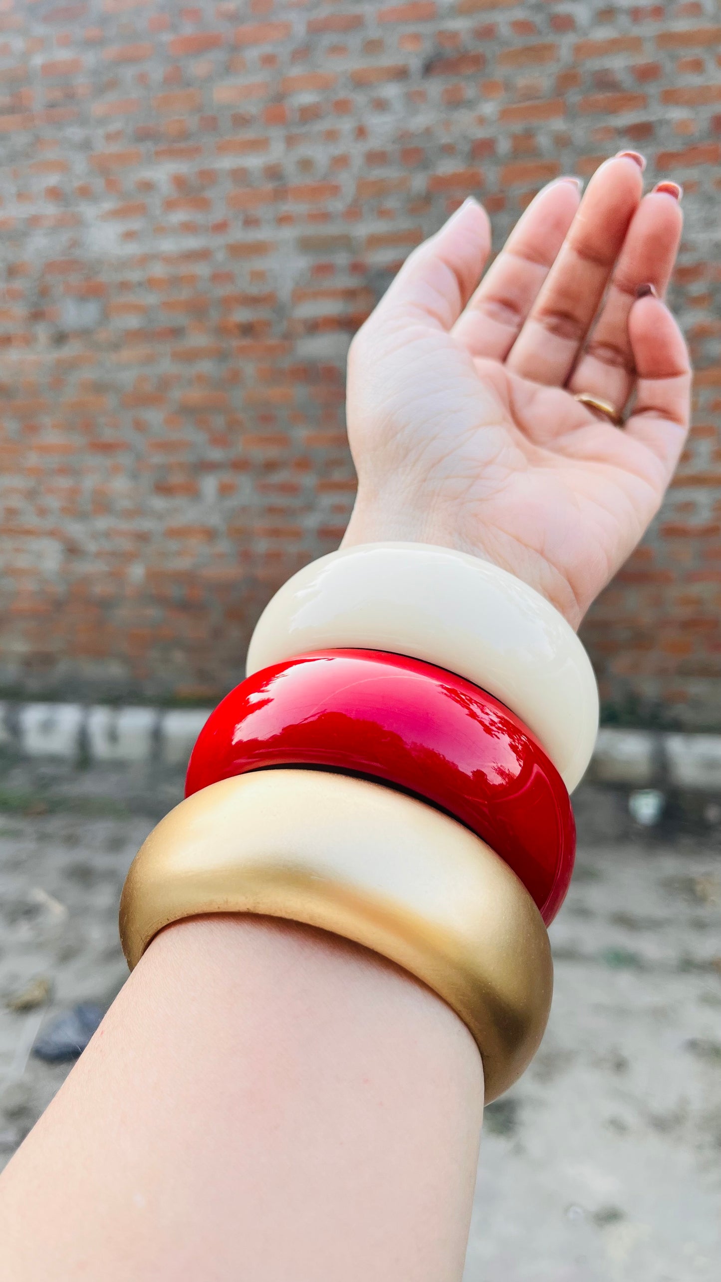 Ivory Aura Resin Bangle Stack