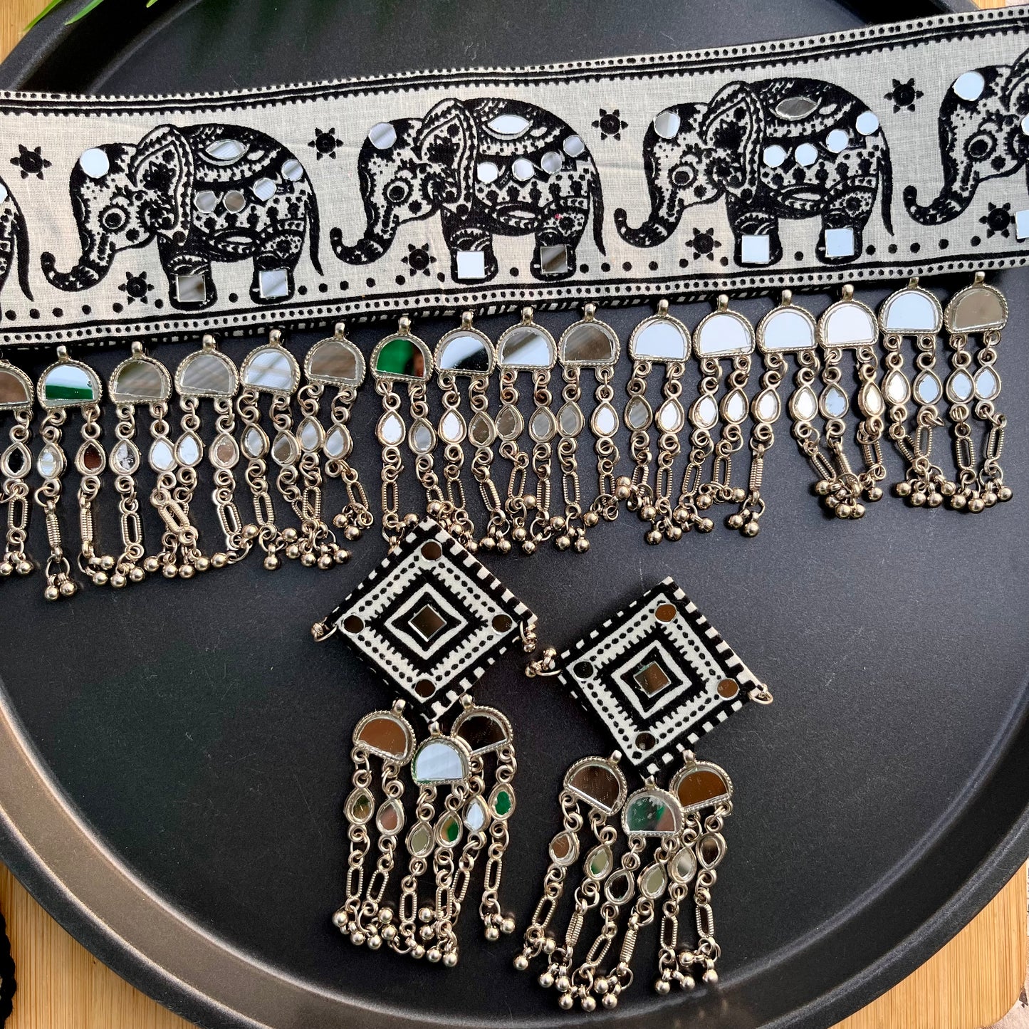 Hastika Heritage Choker & Earrings Se