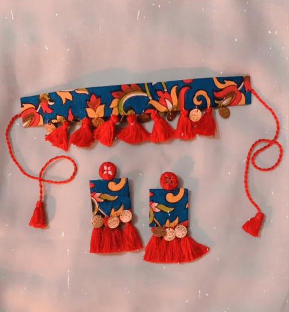 Printed Tassel Choker & Earrings Combo image 0