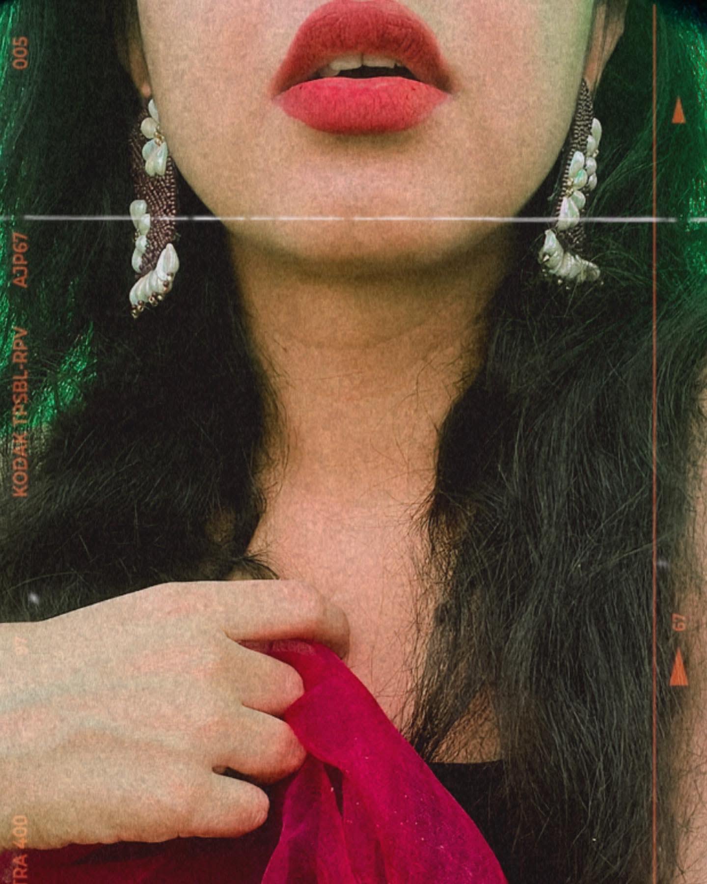 Rectangle Daisy Earrings- Medium image 5