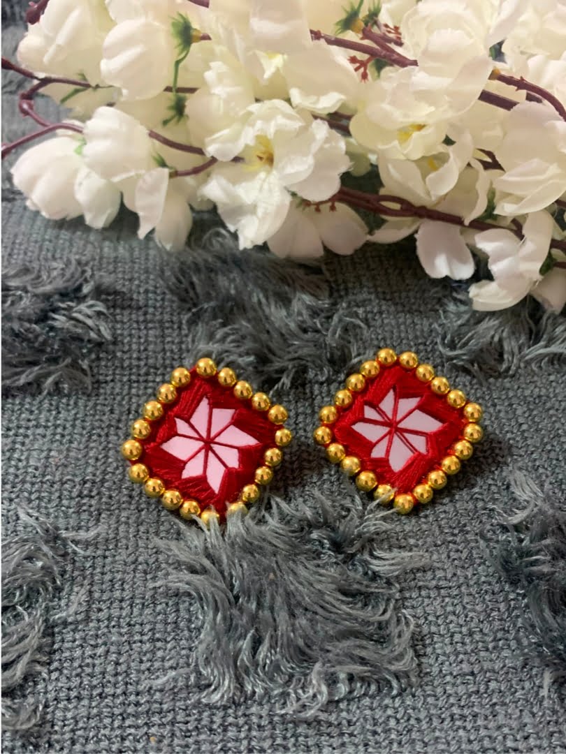 Mirror Studs & Ring With Golden Beads image 2