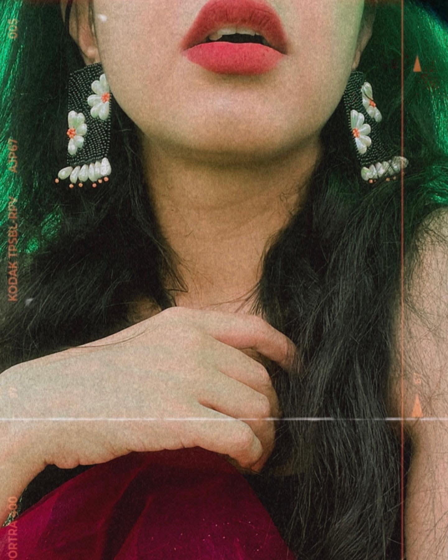 Rectangle Daisy Earrings- Medium image 2