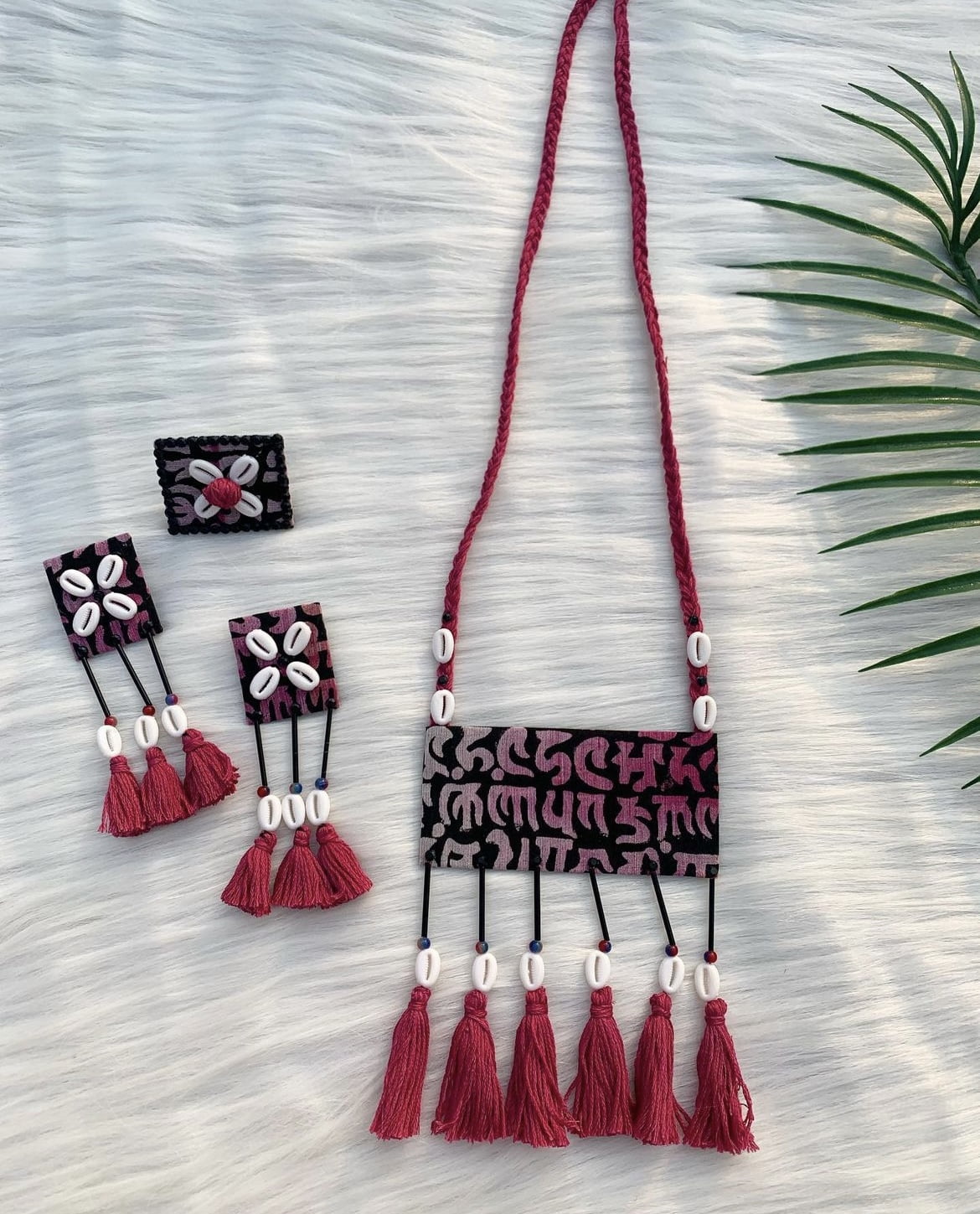 Script Print Neckpiece Combo - Plum image