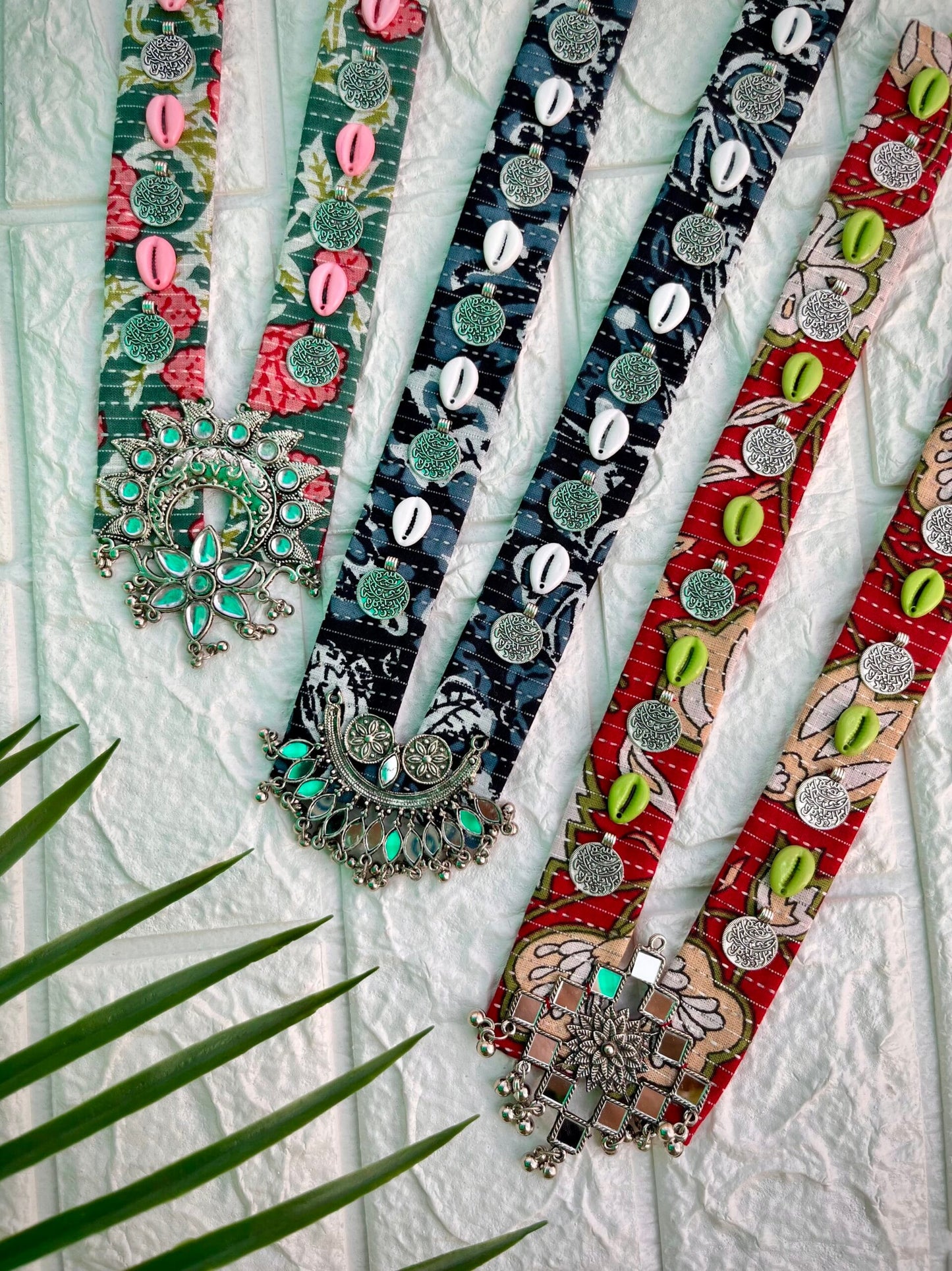 Kanthawork Shell Neckpiece image 0