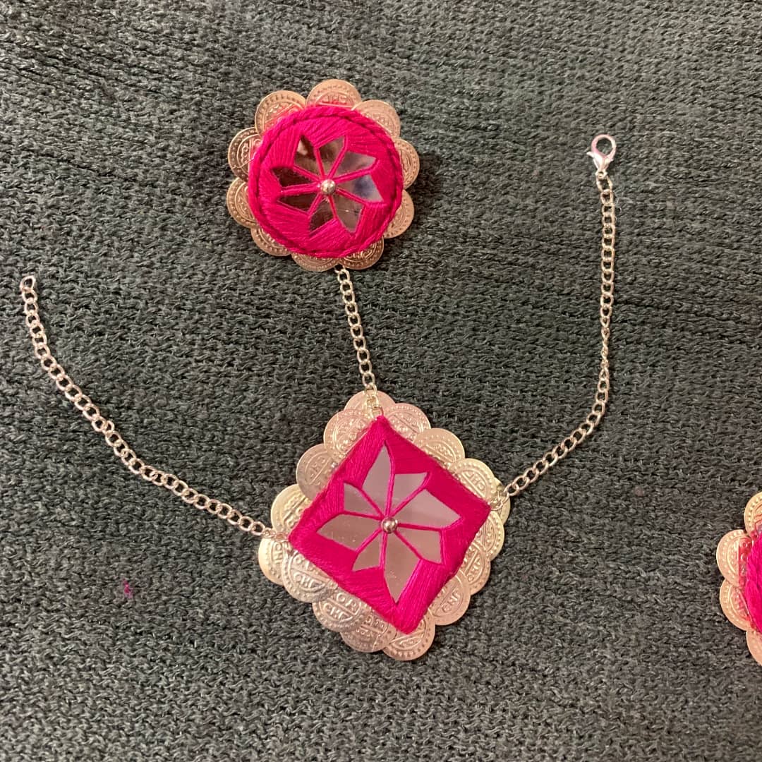 Bridal Mirror Set image 4