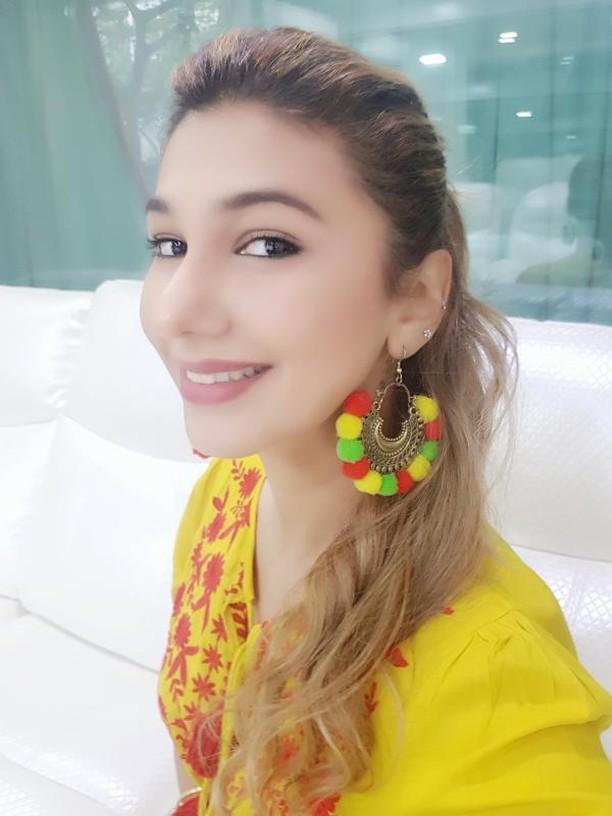 Pompom Chandbalis-Tricolor image 1