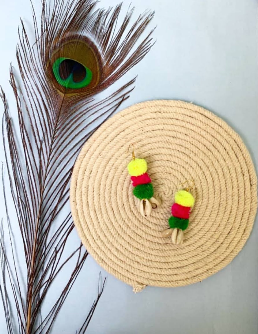 Pomshell Earrings-l image 0