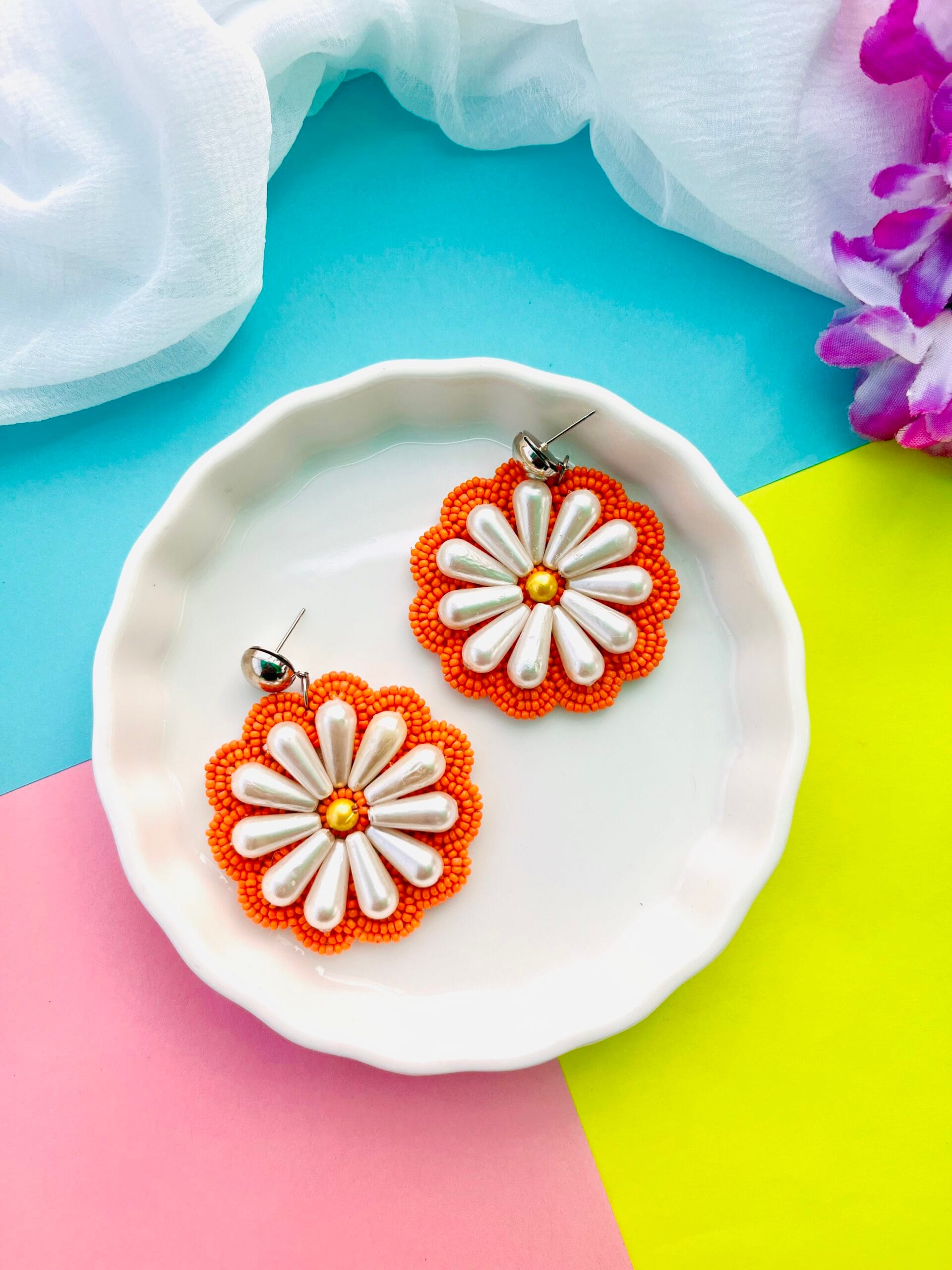 Gorgeous Daisy Earrings image 0