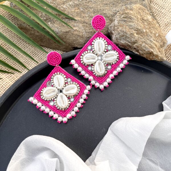 Desi Dangles-Square