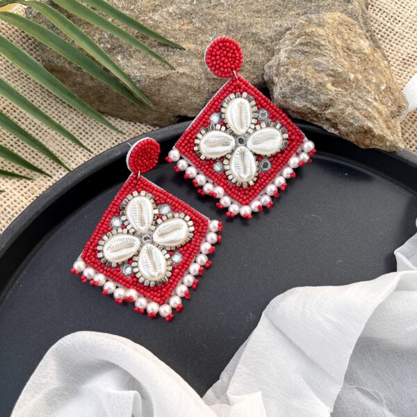 Desi Dangles-Square