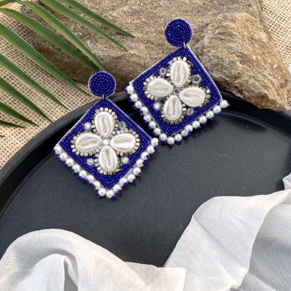 Desi Dangles-Square