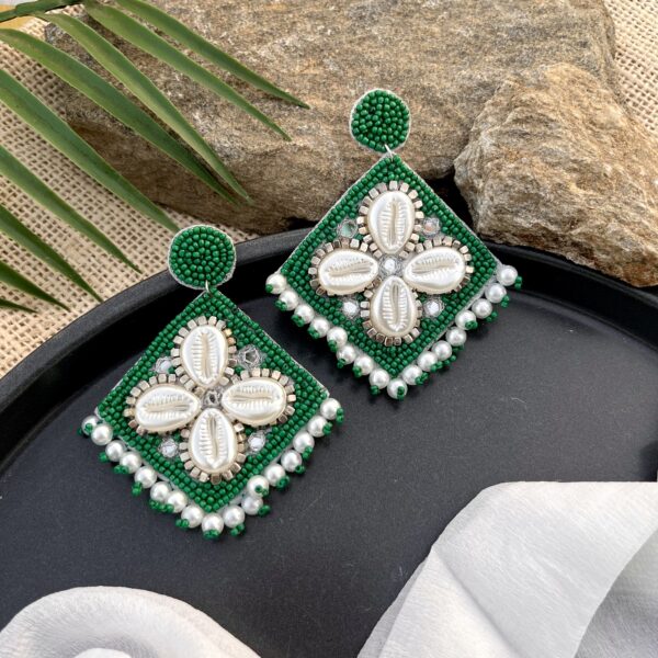 Desi Dangles-Square