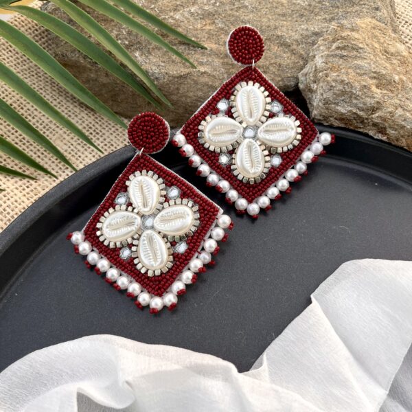 Desi Dangles-Square