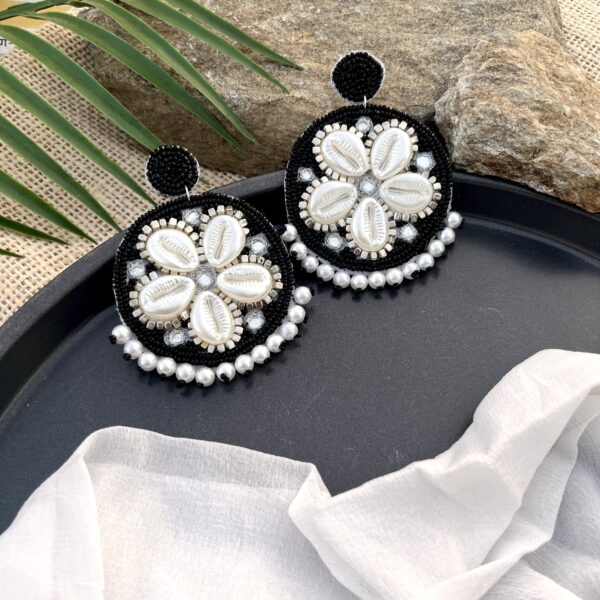 Desi Dangles-Round