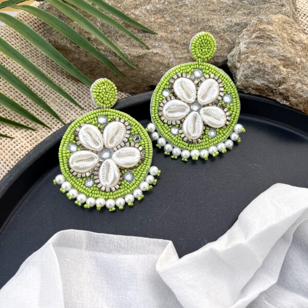 Desi Dangles-Round