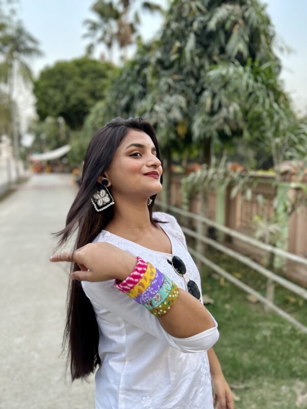 Desi Dangles-Square